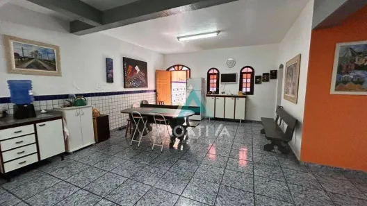 Sobrado com 3 Quartos à venda, 330m² no Vila Scarpelli, Santo André