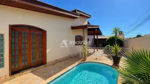 Casa com 3 Quartos para alugar, 221m² no Parque Novo Mundo, Americana