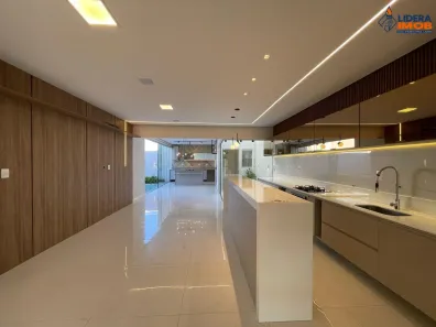 Casa com 3 Quartos à venda, 250m² no SIM, Feira de Santana