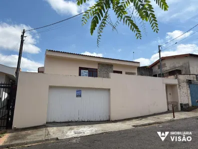 Casa com 3 Quartos à venda, 278m² no Jardim São Bento, Uberaba