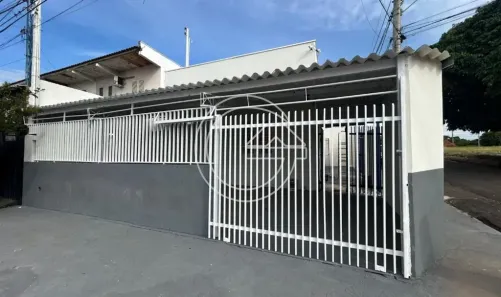Casa com 2 Quartos para alugar, 10m² no Centro, Marília