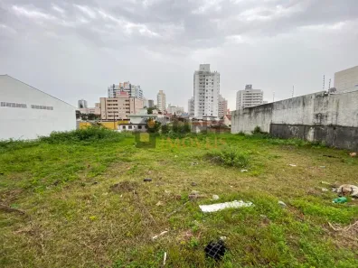 Lote/Terreno à venda, 749m² no Barreiros, São José