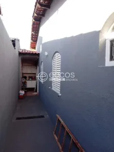 Casa com 3 Quartos à venda, 180m² no Cidade Jardim, Uberlândia