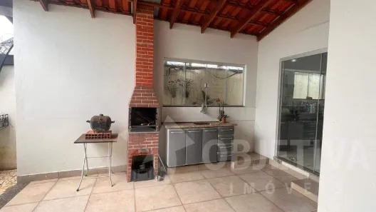 Casa de Condomínio com 3 Quartos à venda, 172m² no Chácaras Tubalina e Quartel, Uberlândia