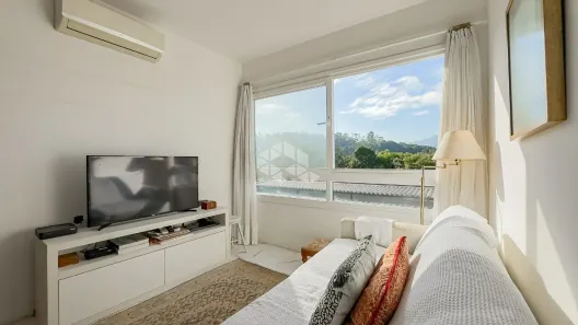Apartamento com 2 Quartos à venda, 70m² no Jardim do Salso, Porto Alegre