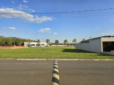 Lote/Terreno à venda, 250m² no Nossa Senhora Aparecida I, Saltinho
