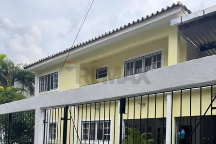 Casa com 6 Quartos à venda, 500m² no Poço, Recife