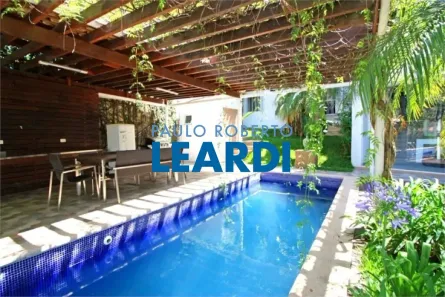 Casa com 3 Quartos à venda, 480m² no Pacaembu, São Paulo