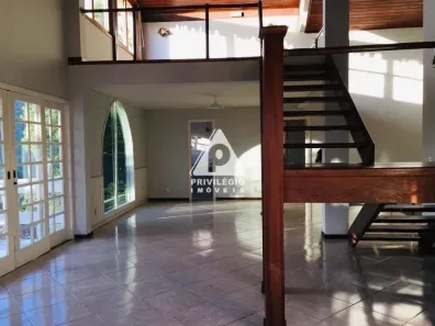 Casa de Condomínio com 3 Quartos à venda, 460m² no Camboinhas, Niterói
