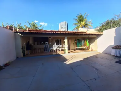 Casa com 3 Quartos à venda, 240m² no Tabajaras, Uberlândia