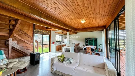 Casa com 3 Quartos para alugar, 170m² no , Garopaba
