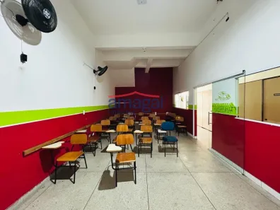 Sala Comercial para alugar, 182m² no Centro, Jacareí