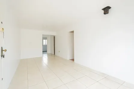 Apartamento com 2 Quartos para alugar, 80m² no Três Vendas, Pelotas
