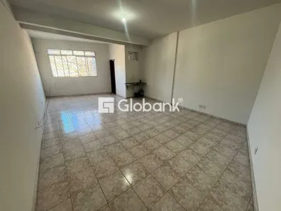 Sala Comercial para alugar, 52m² no Vila Guilhermina, Montes Claros