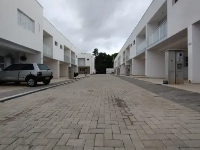 Casa de Condomínio com 2 Quartos à venda, 110m² no Jd Perlamar, Araçoiaba da Serra
