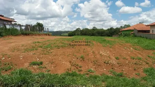 Lote/Terreno à venda, 300m² no Centro, São Sebastião do Rio Verde