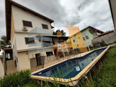 Sobrado com 4 Quartos à venda, 500m² no Núcleo Urbano Parque Ana Helena, Jaguariúna
