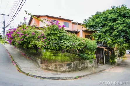 Casa com 5 Quartos à venda, 215m² no Vila Nova, Porto Alegre