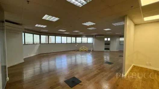 Sala Comercial à venda, 242m² no Centro, Campinas