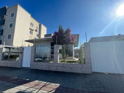 Casa com 3 Quartos à venda, 145m² no centro, Tijucas