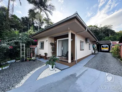 Casa com 3 Quartos à venda, 130m² no Vila Nova, Joinville