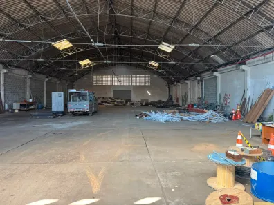 Galpão/Depósito/Armazém para alugar, 1000m² no Vila Amorim, Suzano