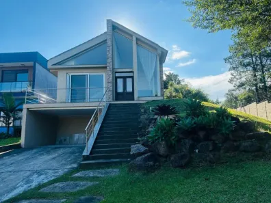 Casa de Condomínio com 3 Quartos para alugar, 256m² no São Lucas, Viamão