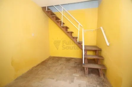 Casa com 2 Quartos para alugar, 66m² no Porto, Pelotas