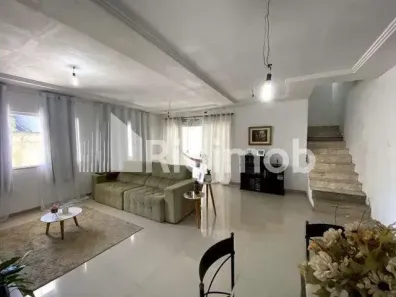 Casa de Condomínio com 3 Quartos à venda, 250m² no Vargem Pequena, Rio de Janeiro