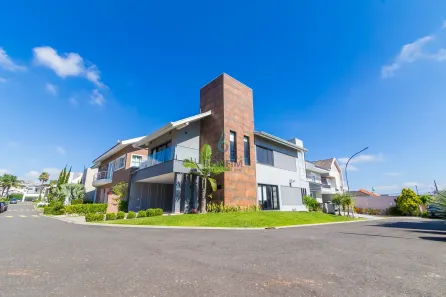 Casa de Condomínio com 3 Quartos à venda, 210m² no Xaxim, Curitiba
