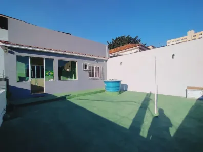 Casa com 2 Quartos para alugar, 60m² no Centro, Nilópolis