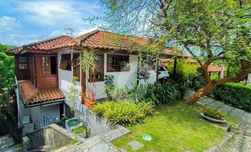 Casa de Condomínio com 4 Quartos à venda, 199m² no Badu, Niterói