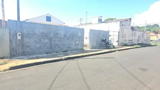Casa com 1 Quarto para alugar, 34m² no Vila Gaspar (Vila Xavier), Araraquara