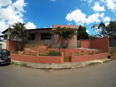 Casa com 3 Quartos à venda, 180m² no Santo Antônio, Vespasiano