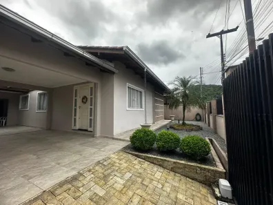 Casa com 3 Quartos à venda, 223m² no Czerniewicz, Jaraguá do Sul