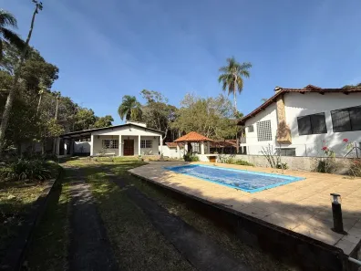 Fazenda/Sítio com 3 Quartos à venda, 150m² no Curral, Ibiúna