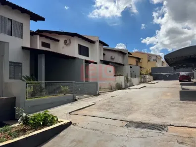 Sobrado com 3 Quartos à venda, 105m² no Vila Marumby, Maringá