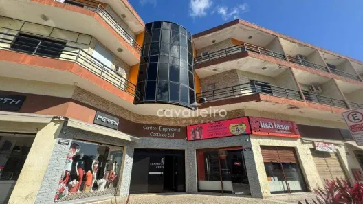 Sala Comercial à venda, 53m² no Centro, Maricá