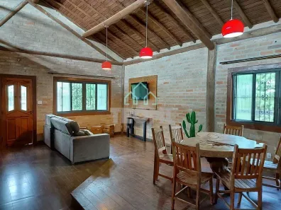 Fazenda/Sítio com 3 Quartos para venda ou aluguel, 257m² no Bom Sucesso, Pindamonhangaba