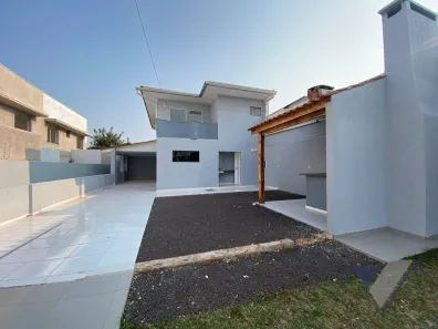Sobrado com 3 Quartos para alugar, 261m² no Country, Cascavel