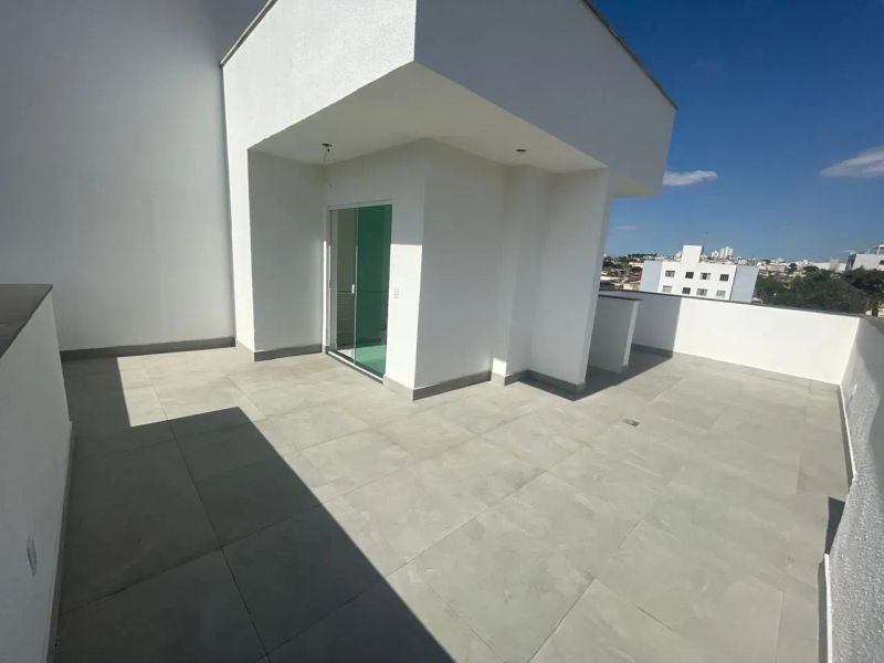 Apartamento com 3 quartos — Planalto, Belo Horizonte