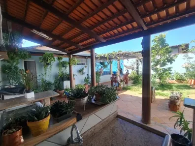 Casa com 3 Quartos à venda, 258m² no Goiânia 2, Goiânia