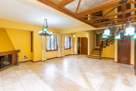 Casa com 3 Quartos para alugar, 239m² no Espírito Santo, Porto Alegre