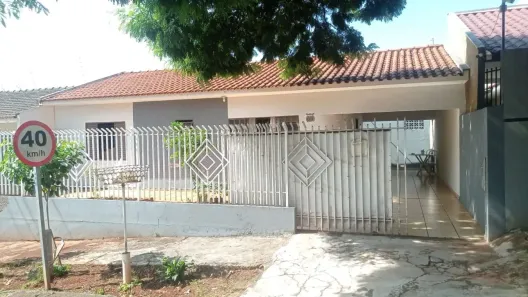 Casa com 2 Quartos à venda, 112m² no Loteamento Madrid, Maringá