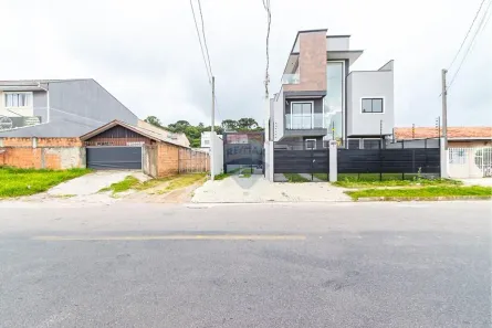 Sobrado com 3 Quartos à venda, 106m² no Uberaba, Curitiba
