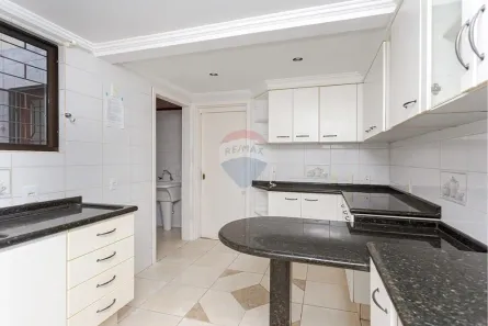 Casa de Condomínio com 3 Quartos para alugar, 174m² no Uberaba, Curitiba