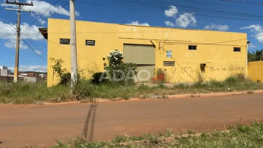 Prédio Comercial à venda, 2760m² no Setor Residencial Garavelo I, Trindade