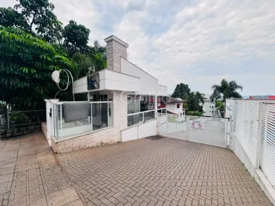 Apartamento com 3 Quartos para alugar, 86m² no João Paulo, Florianópolis