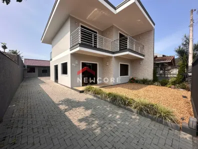 Casa com 4 Quartos à venda, 240m² no Armação, Penha
