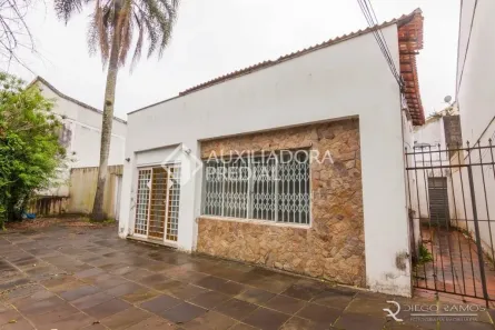 Casa com 3 Quartos à venda, 270m² no Passo da Areia, Porto Alegre